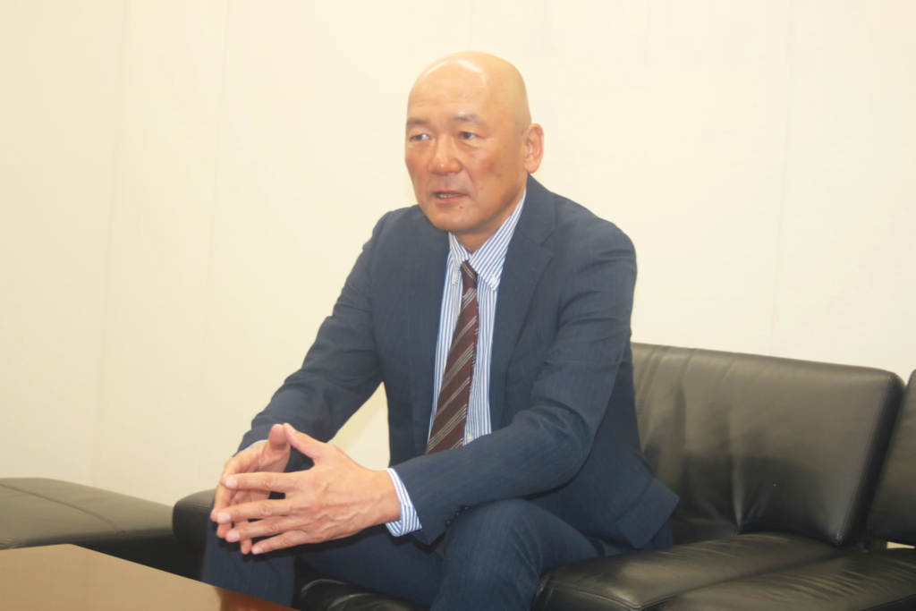 会議室での社長の姿